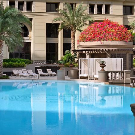 พาลาสโซ่ เวอร์เซส ดูไบ Hotel ภายนอก รูปภาพ The swimming pool at The Westin