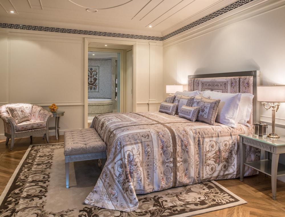 พาลาสโซ่ เวอร์เซส ดูไบ Hotel ภายนอก รูปภาพ A bedroom at the Four Seasons Hotel