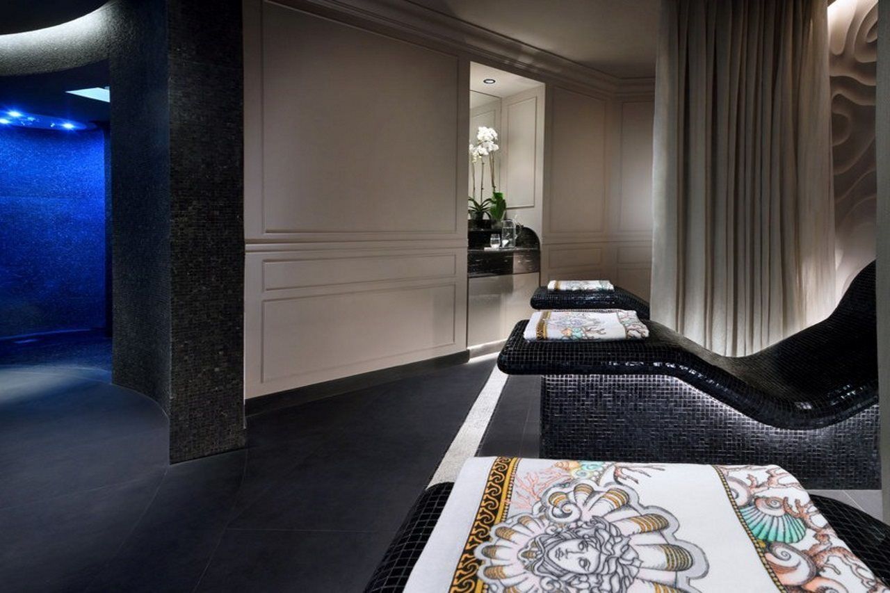 พาลาสโซ่ เวอร์เซส ดูไบ Hotel ภายนอก รูปภาพ The Spa at The Dorchester