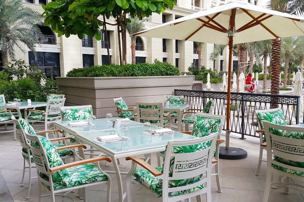 พาลาสโซ่ เวอร์เซส ดูไบ Hotel ภายนอก รูปภาพ The Terrace