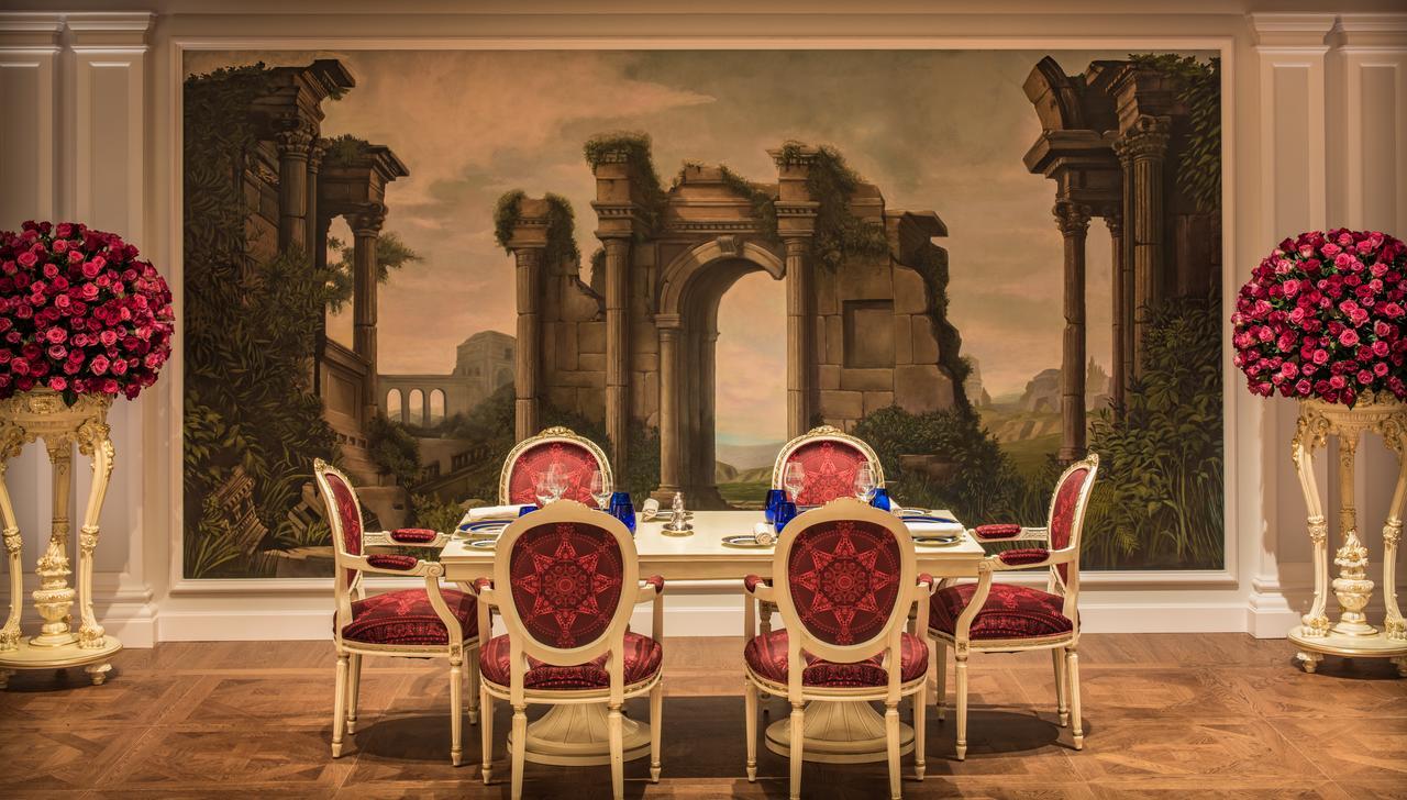 พาลาสโซ่ เวอร์เซส ดูไบ Hotel ภายนอก รูปภาพ The dining room