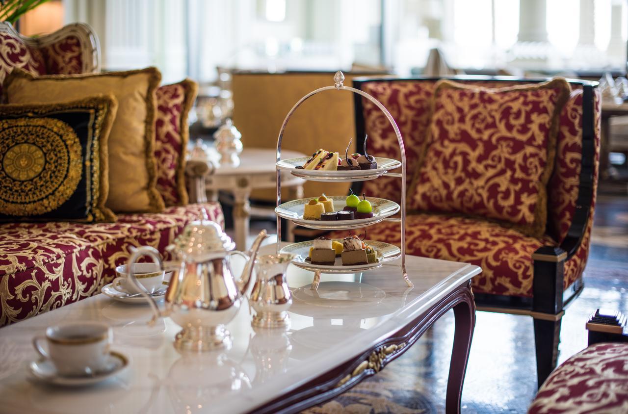 พาลาสโซ่ เวอร์เซส ดูไบ Hotel ภายนอก รูปภาพ Afternoon tea at the Taj Mahal Palace, Mumbai