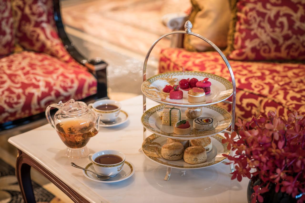พาลาสโซ่ เวอร์เซส ดูไบ Hotel ภายนอก รูปภาพ Afternoon tea at the Imperial