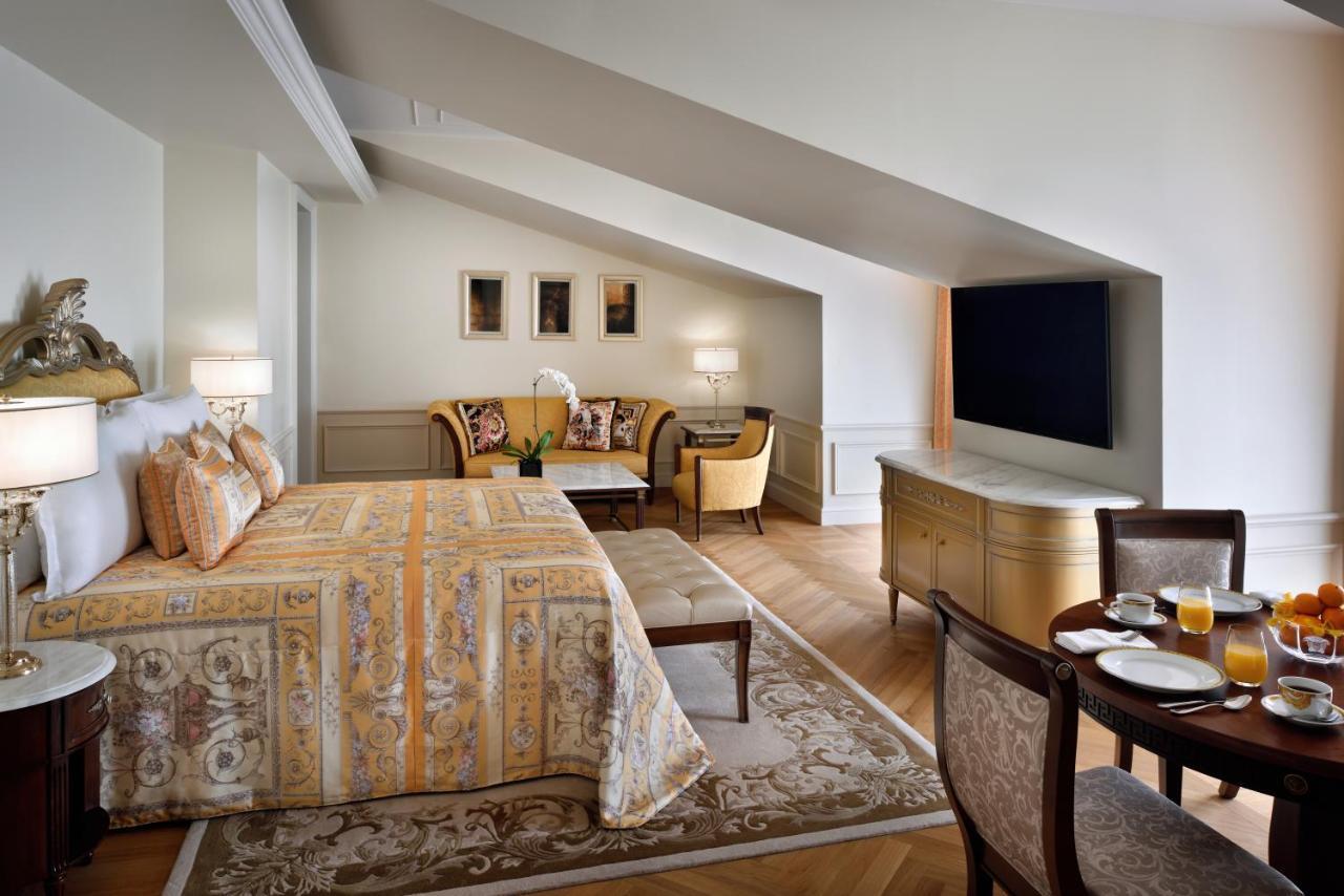 พาลาสโซ่ เวอร์เซส ดูไบ Hotel ภายนอก รูปภาพ